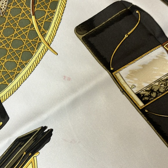 Hermes-Paris La Perriere Les Voitures A Transformation Scarf - Picture 3 of 4